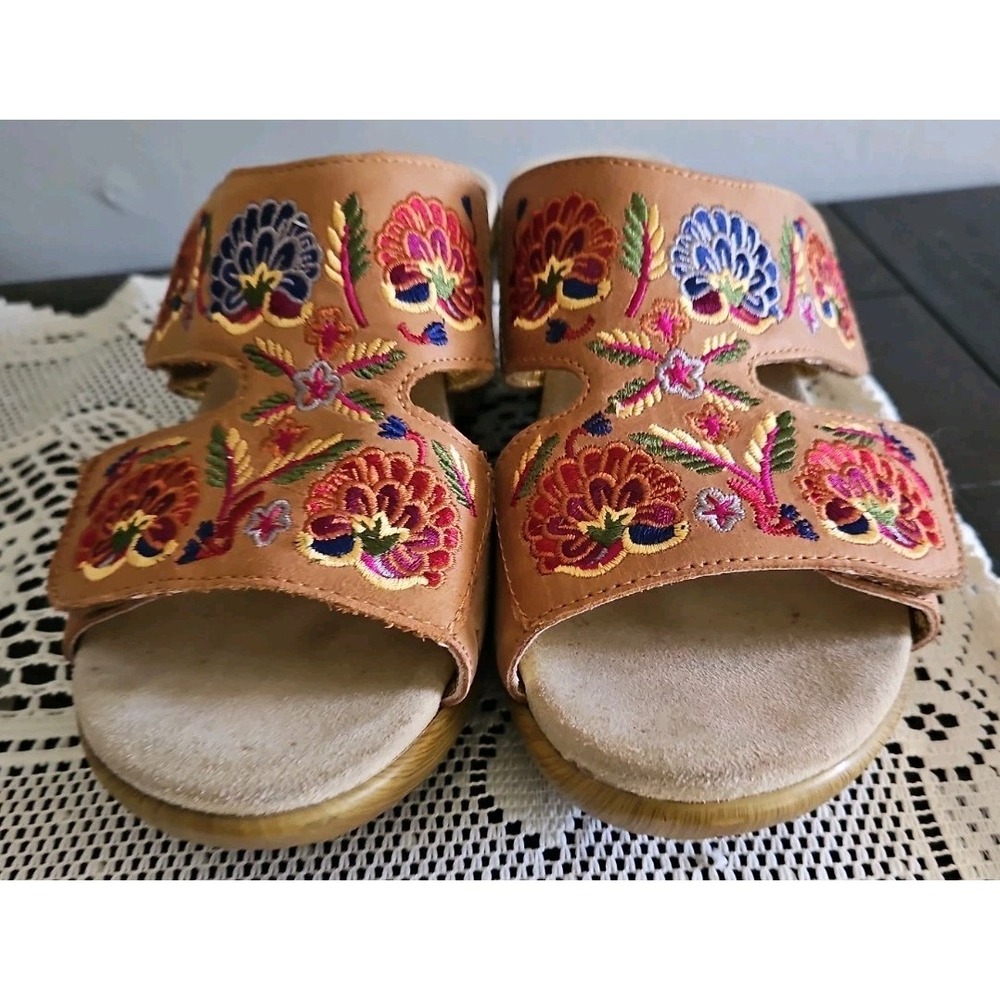 Alegria LIN-647N Linn Floral Embroidered leather Clog Sandals Bohemian  Resort - Picture 3 of 6